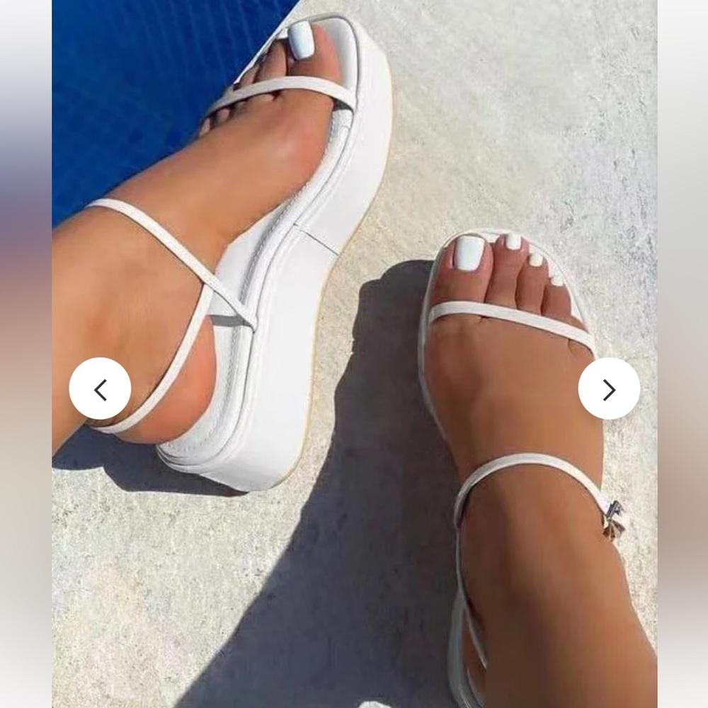 Brand New White Platform Sandals 🤍